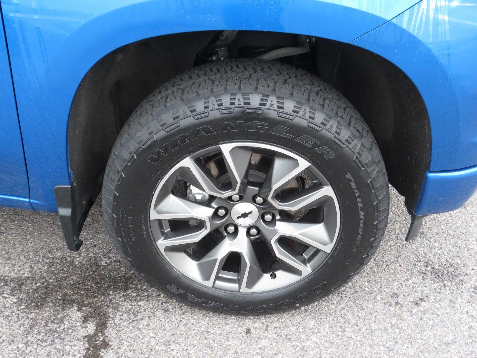 Used 2023 Glacier Blue Metallic Chevrolet RST image 19