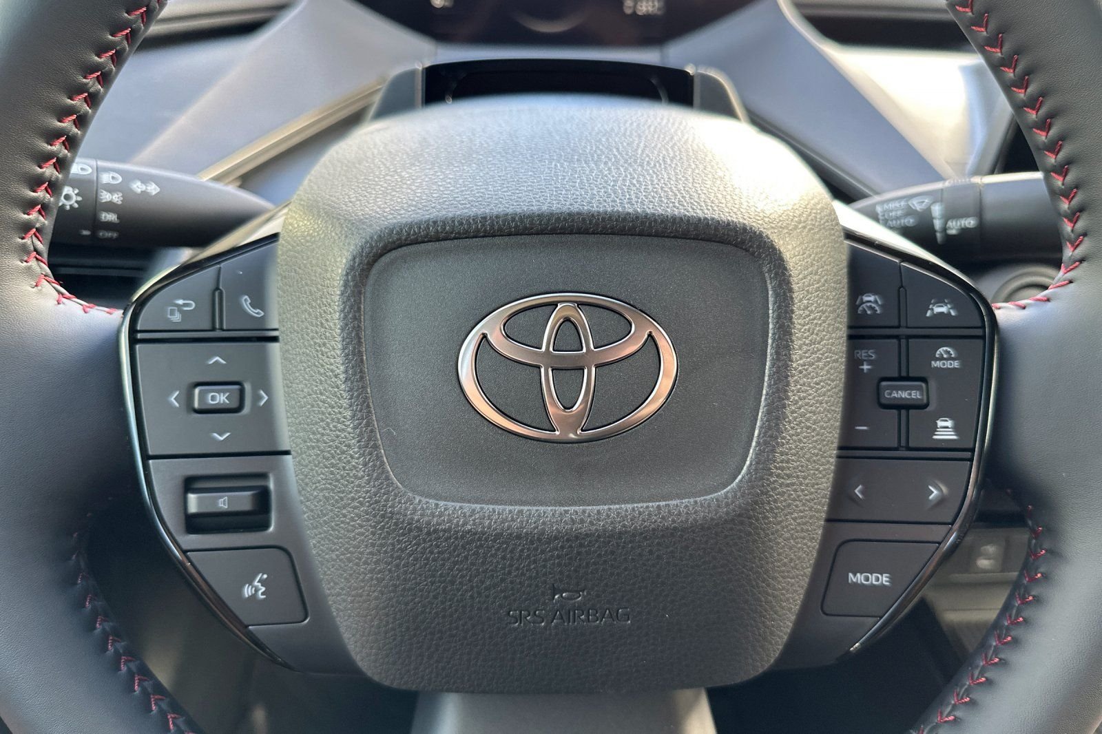 2026 Toyota Prius Plug-in Hybrid SE - Photo 23