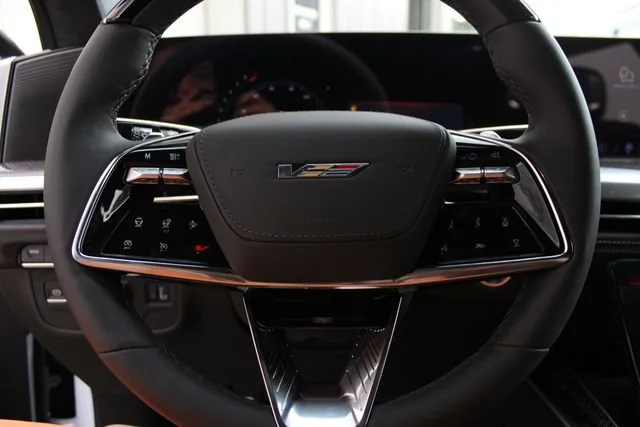 2026 Cadillac Escalade V-Series - Photo 16