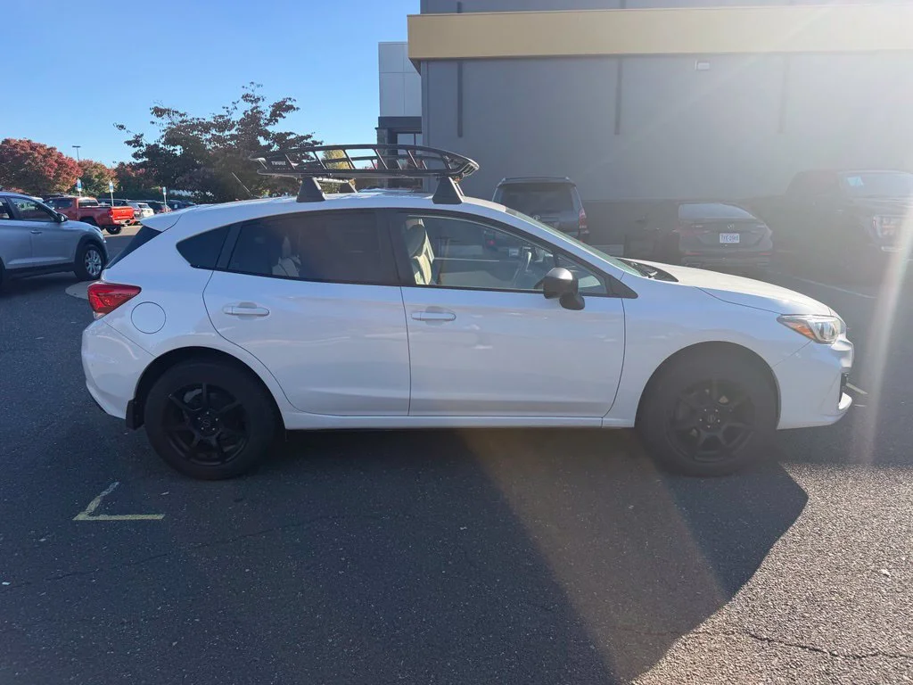 Used 2019  Subaru 2.0i image 7