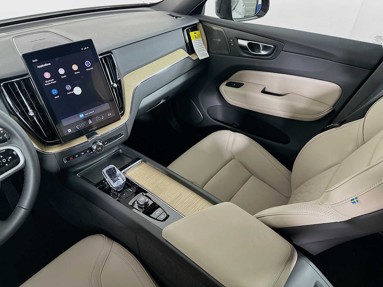New 2026 Vapour Grey Volvo Plus image 21