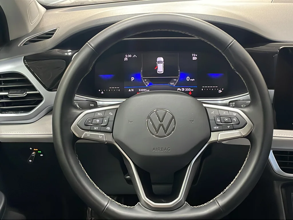 Used 2025 Gray Volkswagen 1.5T SE image 37