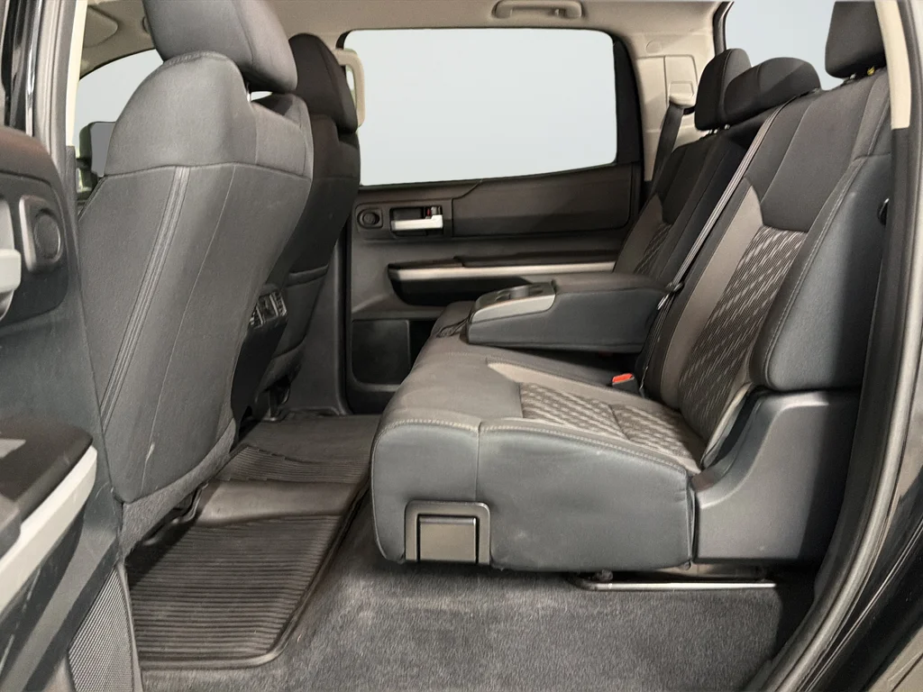 Used 2018 Black Toyota SR5 image 27