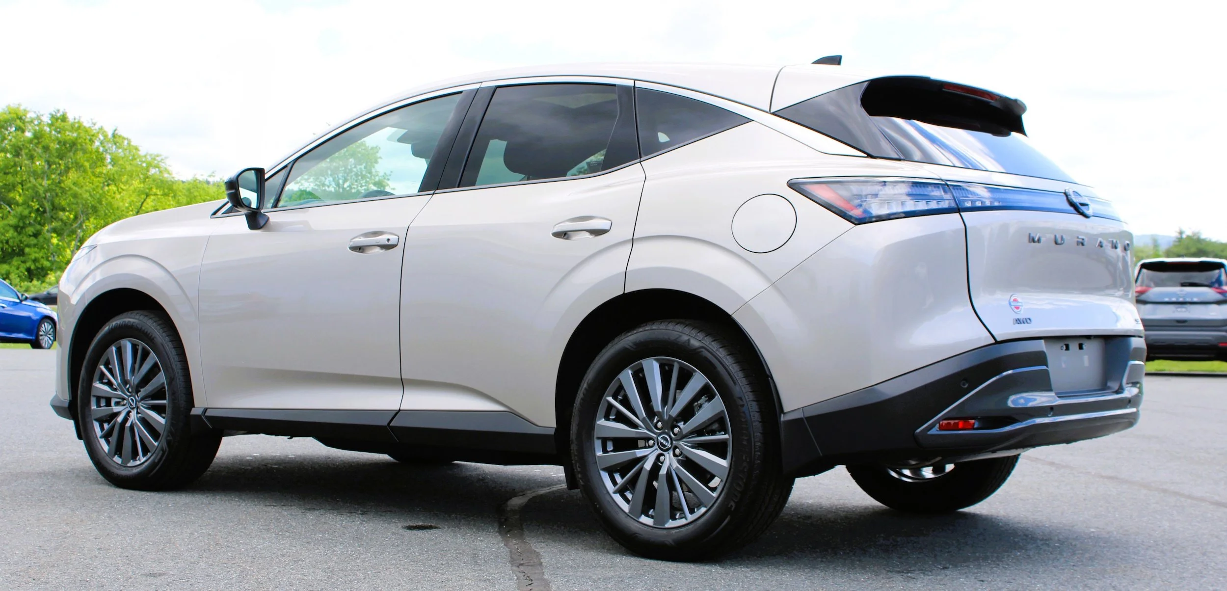 New 2026 Champagne Silver Metallic Nissan SL image 12