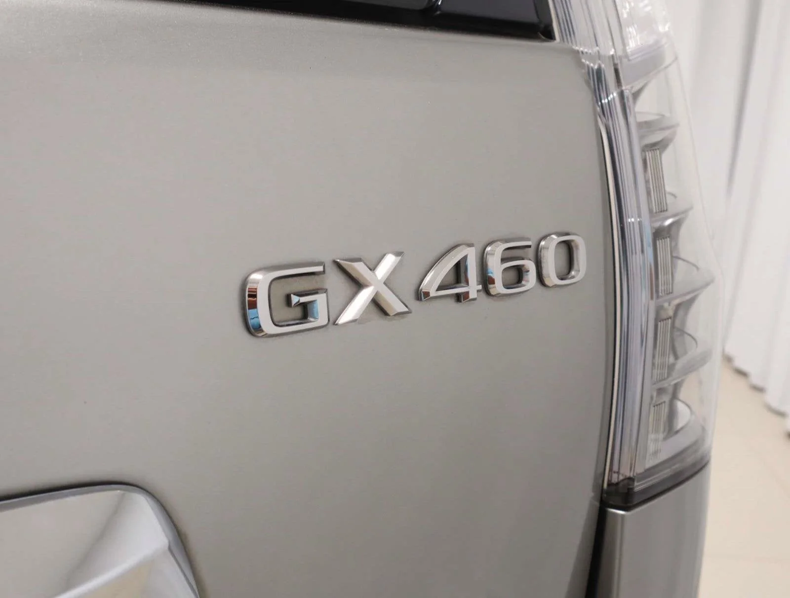 Used 2020 Silver Lexus GX 460 Premium image 12