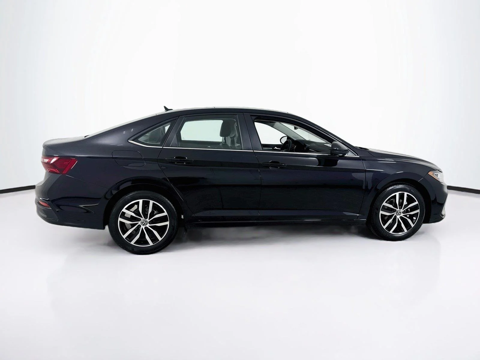 New 2027  Volkswagen SE image 8