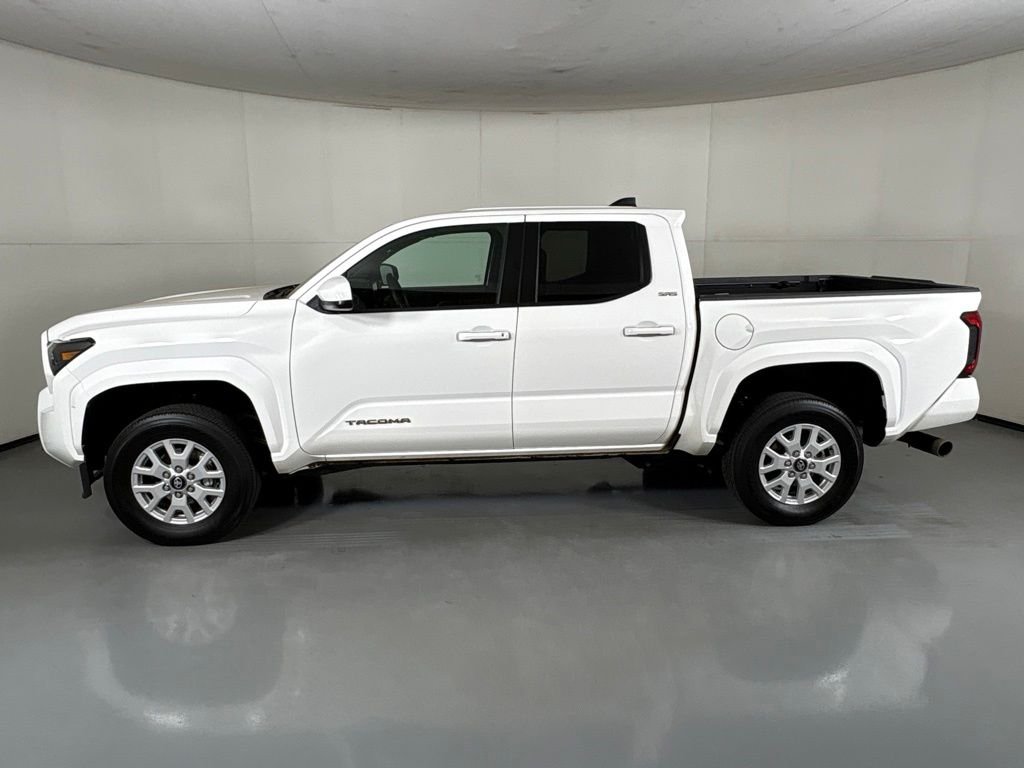 Used 2025 White Toyota SR5 image 5