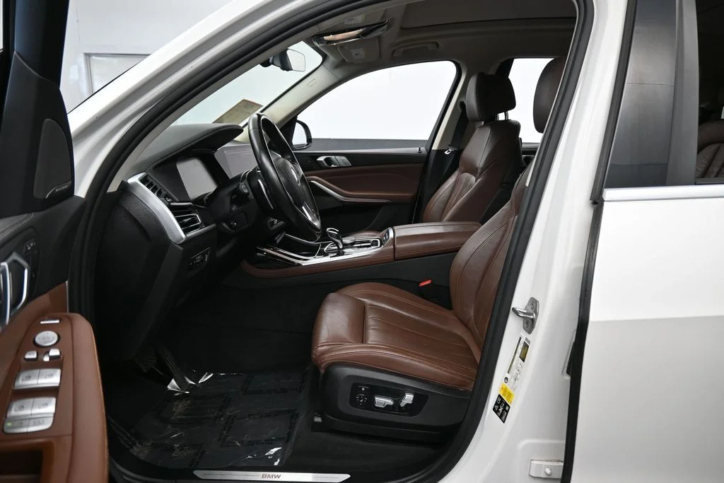 Used 2020 Mineral White Metallic BMW xDrive40i image 11