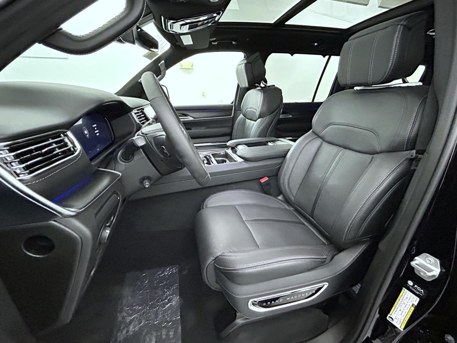 New 2026 High Gloss Black Exterior Paint Jeep Summit Obsidian image 11