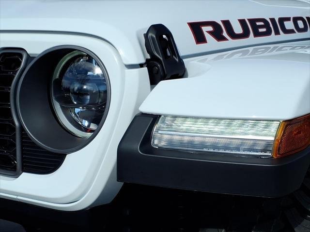 New 2026 Bright White Clear-Coat Exterior Paint Jeep Rubicon image 15