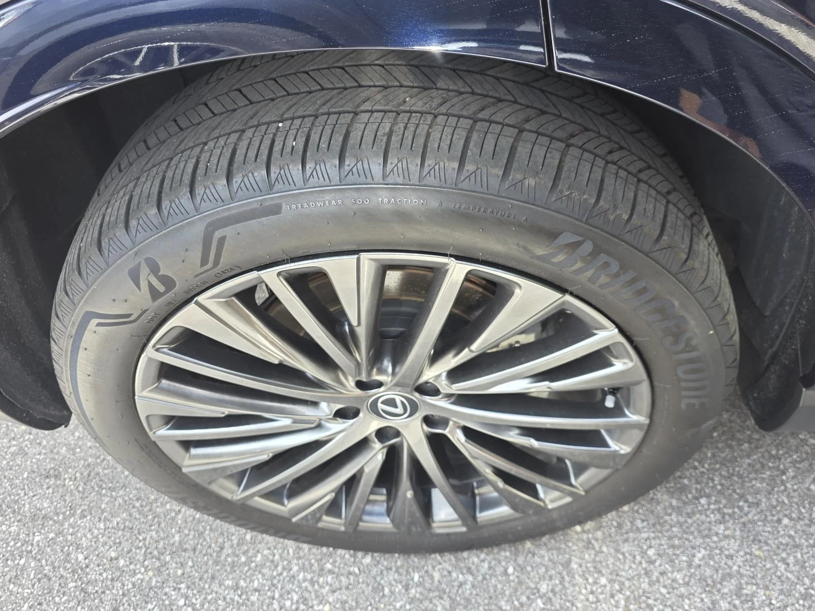 Used 2024 Mica Lexus 350 Luxury image 15