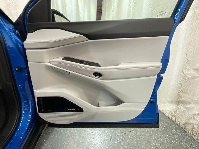 New 2026 Hydro Blue Pearl-Coat Exterior Paint Jeep Overland image 22