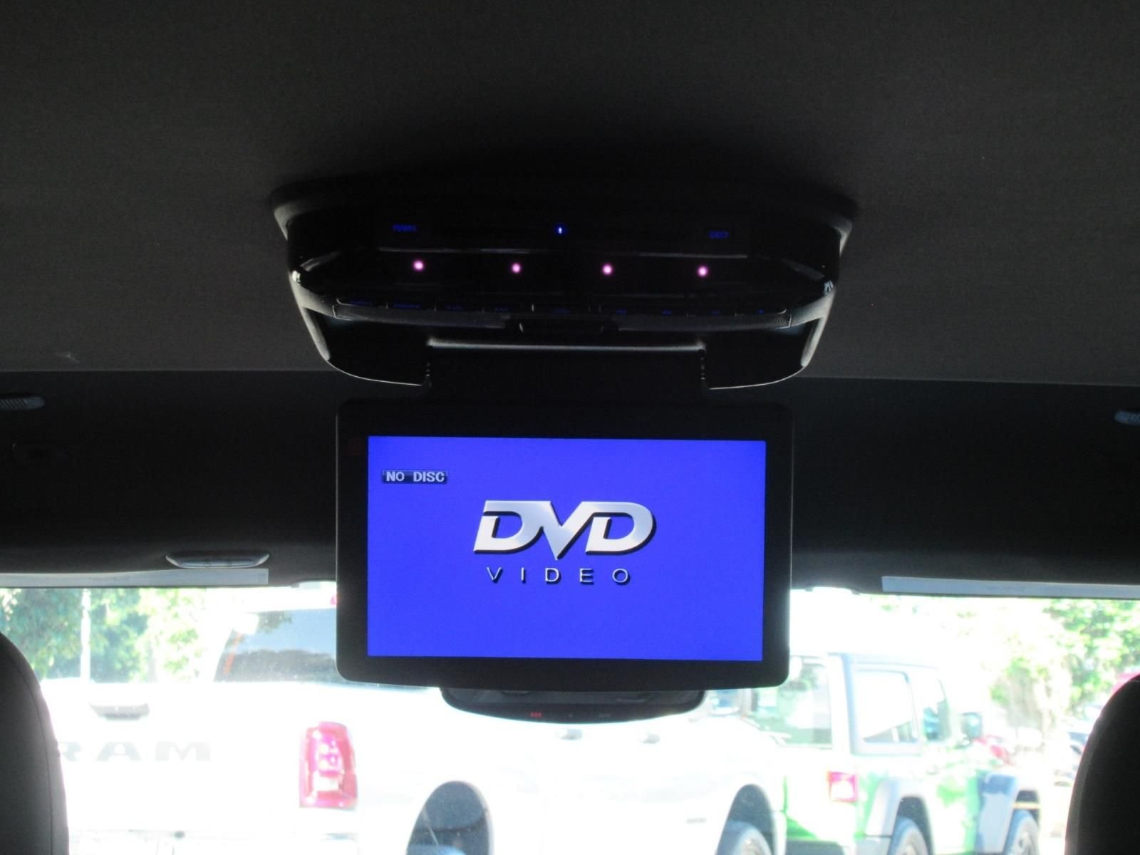 Used 2019 Gray Chrysler Touring Plus image 17