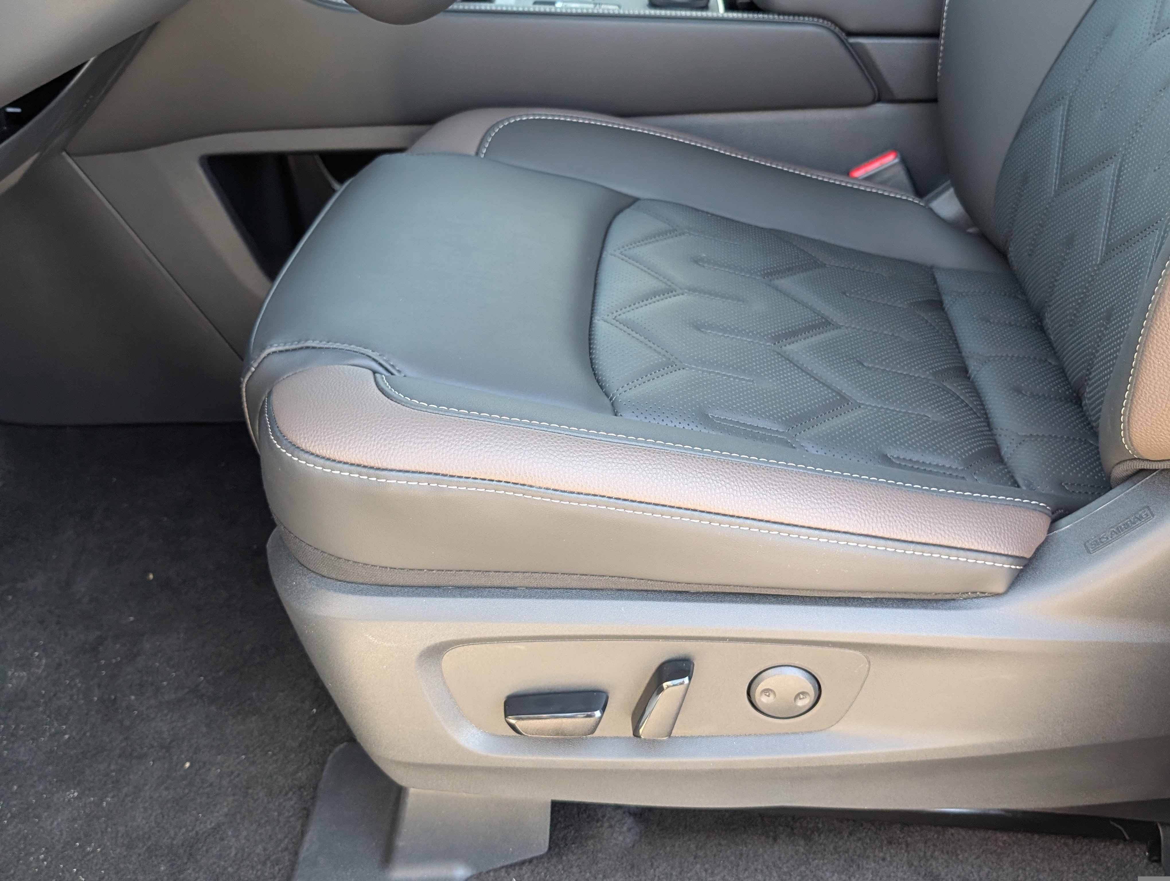 New 2026 Everest White Pearl TriCoat Nissan Platinum image 22