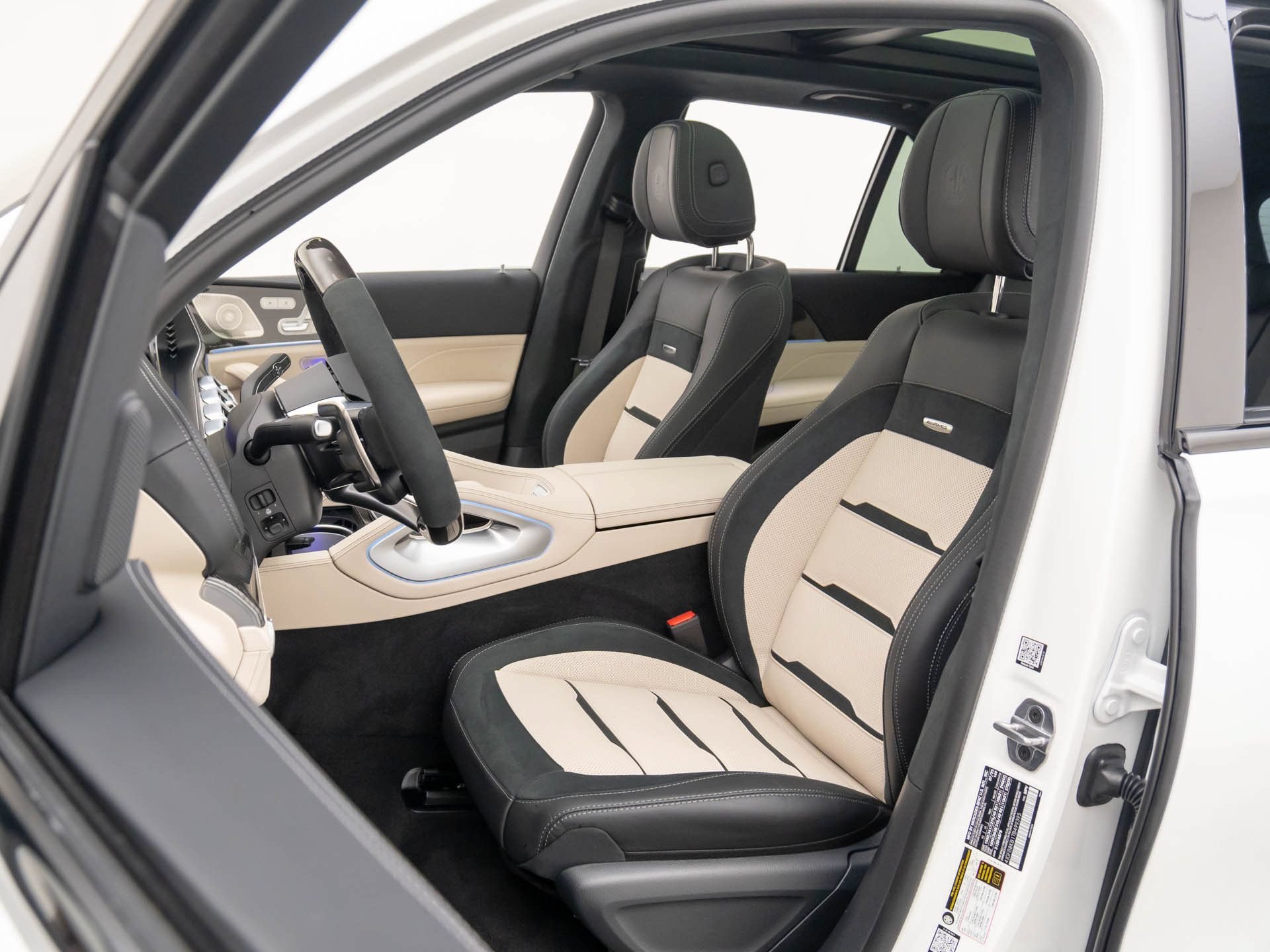 New 2026 Polar White Mercedes-Benz GLE 63 S AMG® image 57