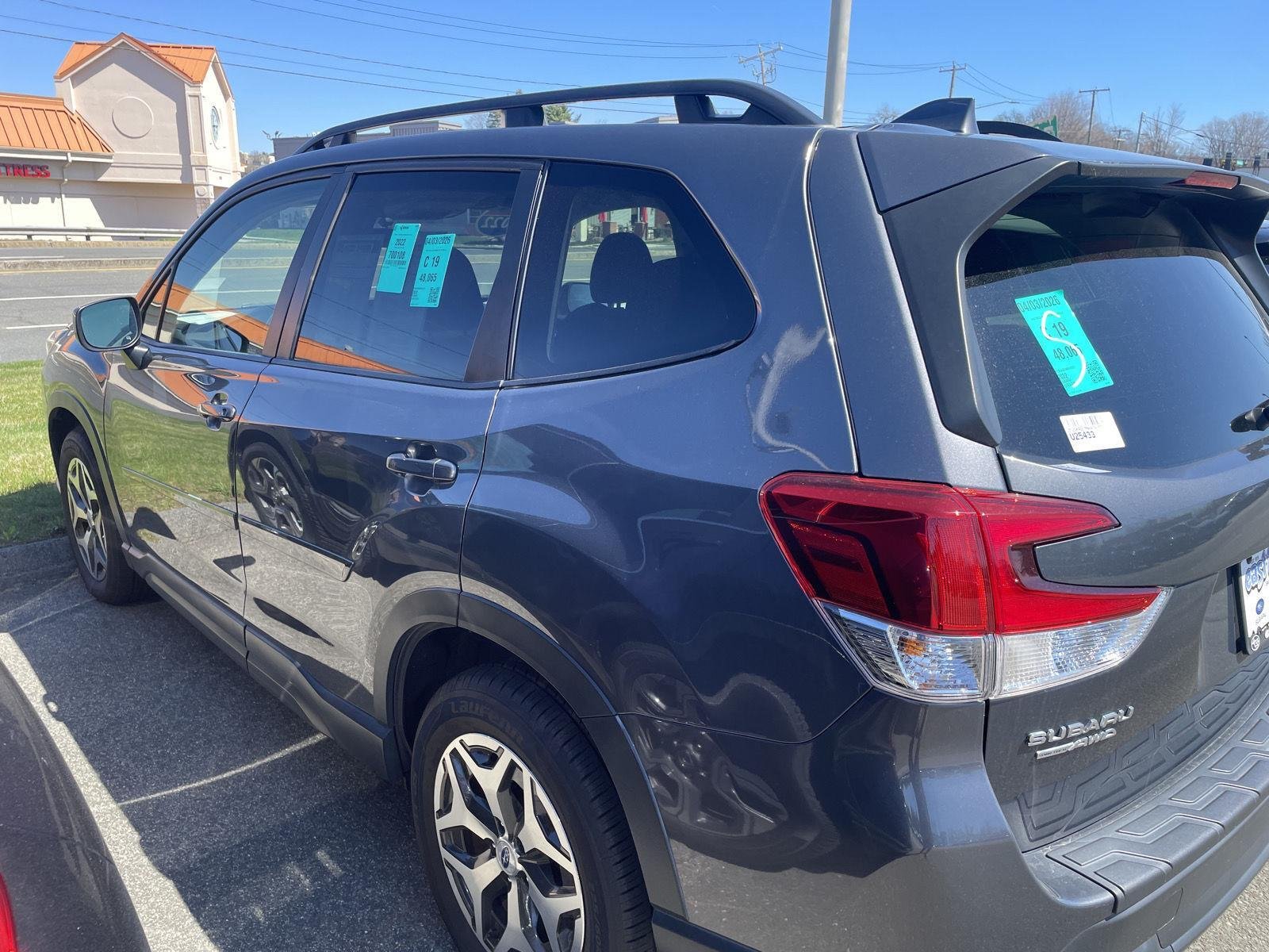 2022 Subaru Forester Premium - Photo 3