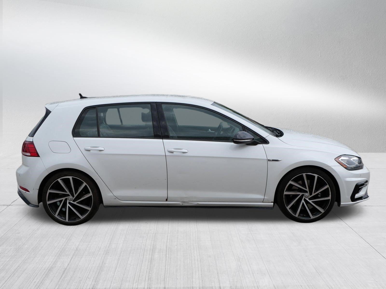 Used 2018 Oryx White Pearl Metallic Volkswagen HB W/DCC/ image 8
