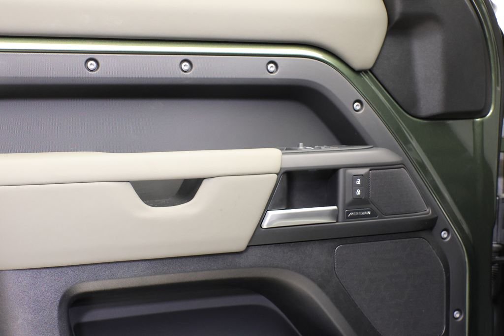 New 2026 Woolstone Green Land Rover S image 25