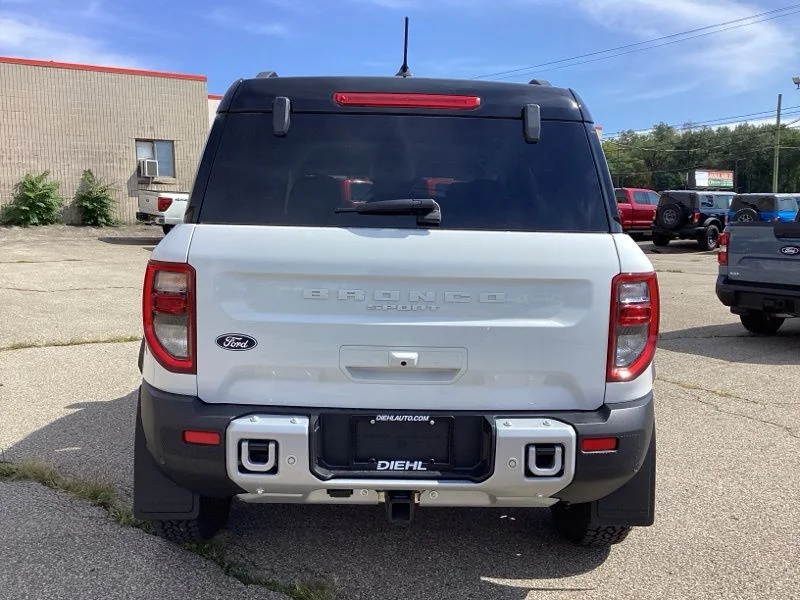 New 2026 White Ford Badlands image 7