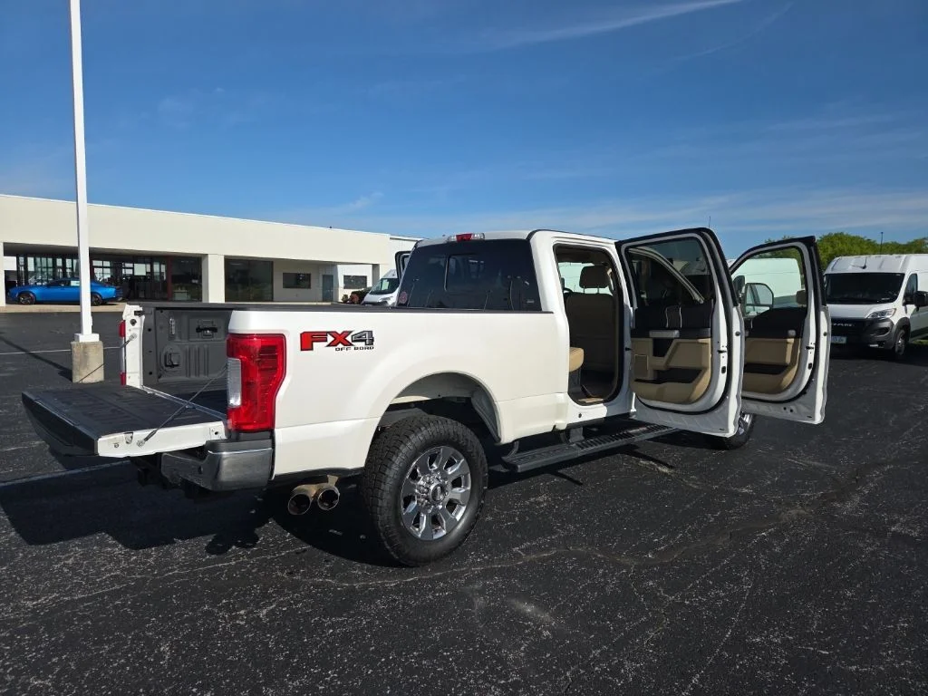 Used 2019 White Ford Lariat image 23