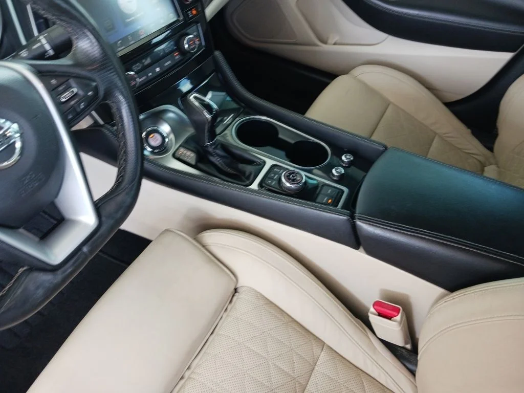 Used 2017 Brown Nissan Platinum image 26