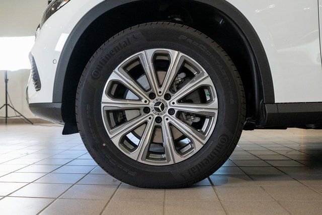 New 2026 Polar White Mercedes-Benz GLC 300 image 40