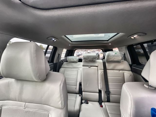 Used 2024 Green Hyundai Limited image 23