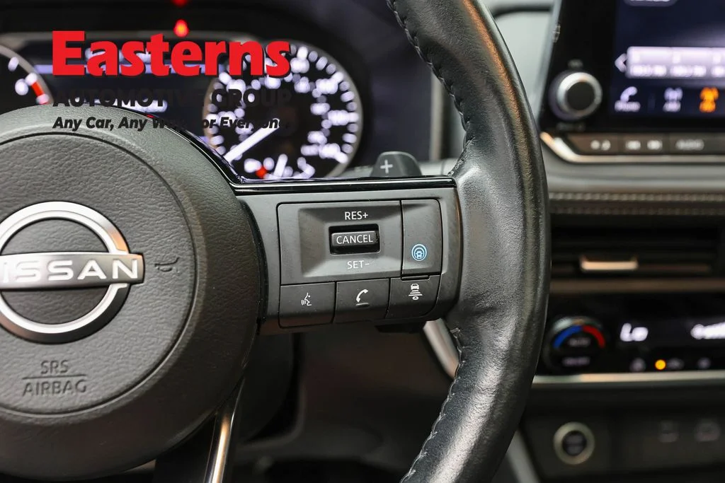 Used 2023 Gray Nissan SV image 15