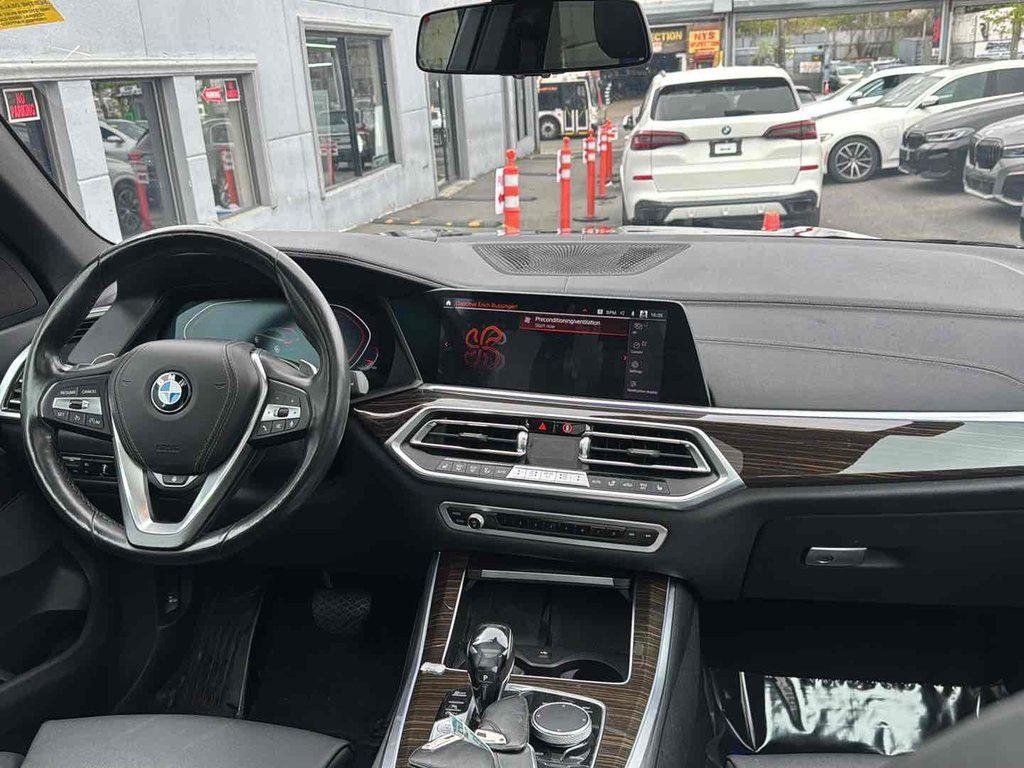 Used 2019 Black Sapphire Metallic BMW xDrive40i image 22
