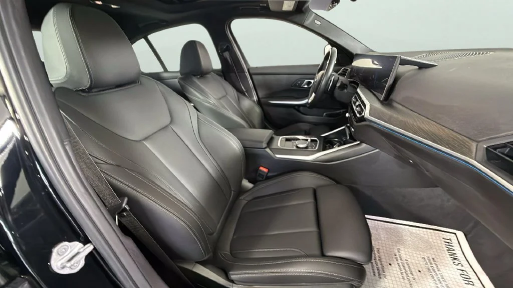 2024 BMW 3 Series 330e - Photo 31