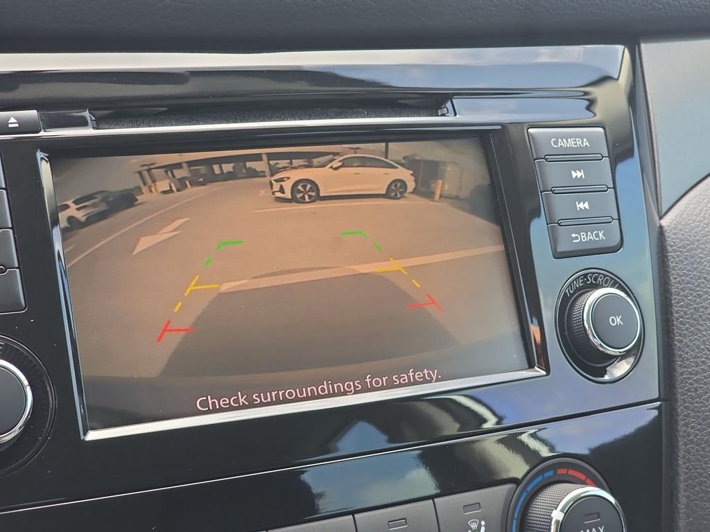 Used 2019 Silver Nissan S image 22