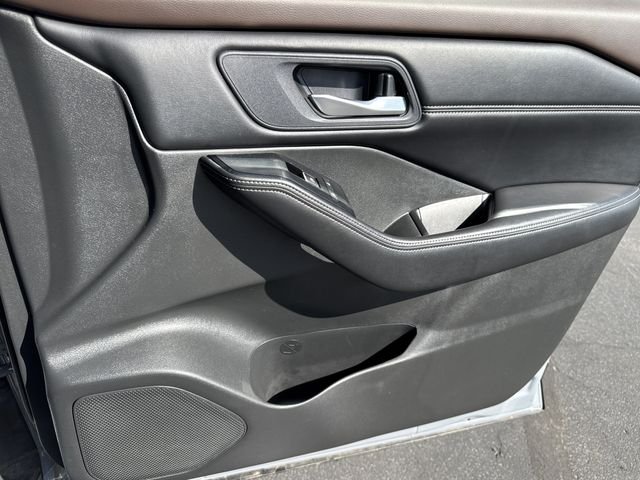 Used 2023 Gray Nissan SL image 28