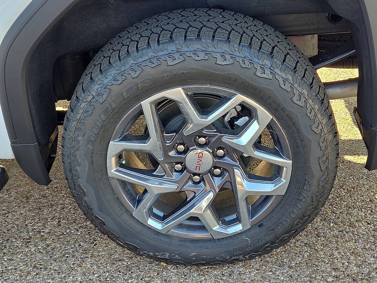2026 GMC Sierra 1500 SLT - Photo 8