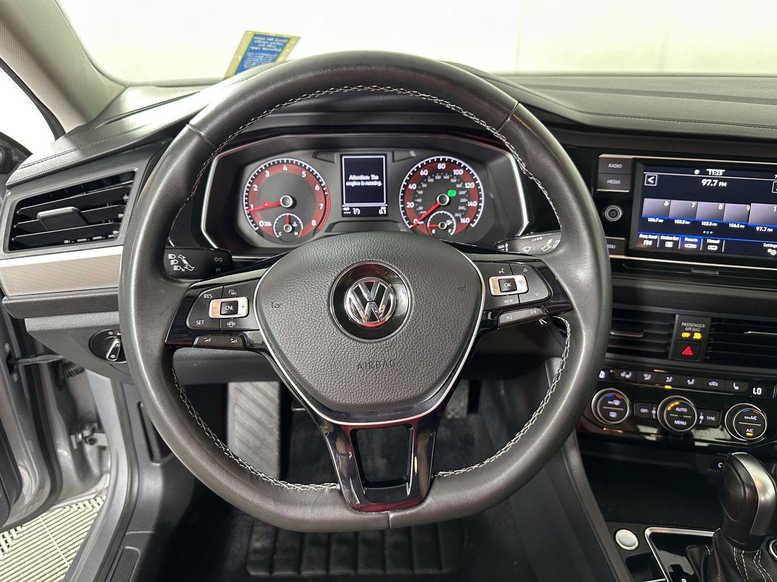 Used 2021 Platinum Gray Metallic Volkswagen SE image 19