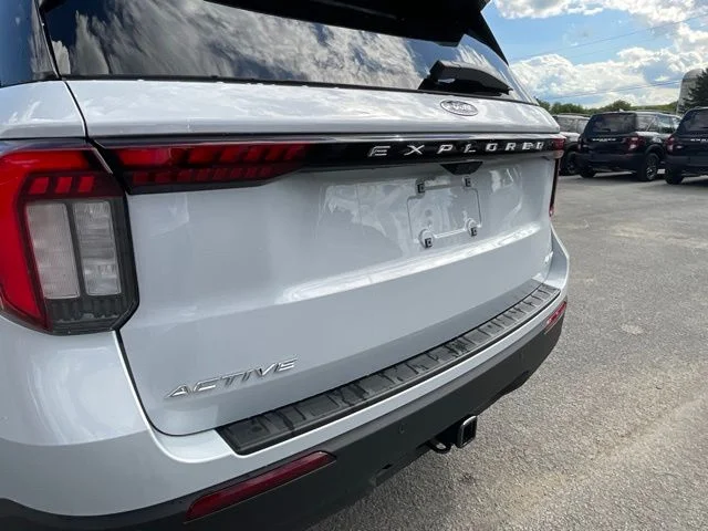 New 2026 Space White Metallic Ford Active image 22