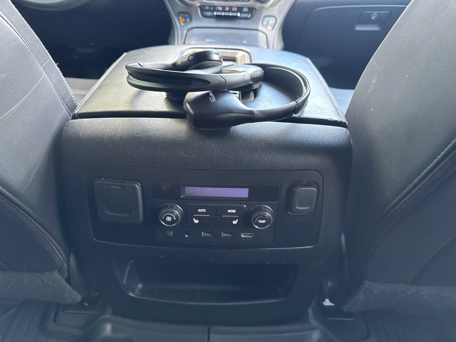Used 2020 Dark Sapphire Blue GMC Denali image 22