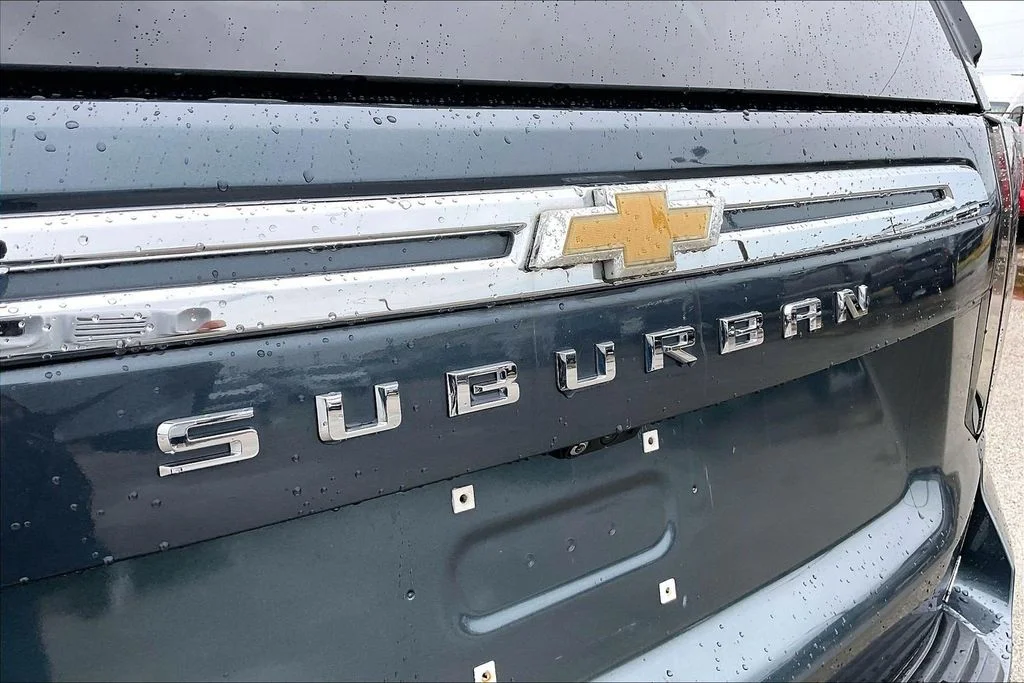 Used 2021 Gray Chevrolet Premier image 26