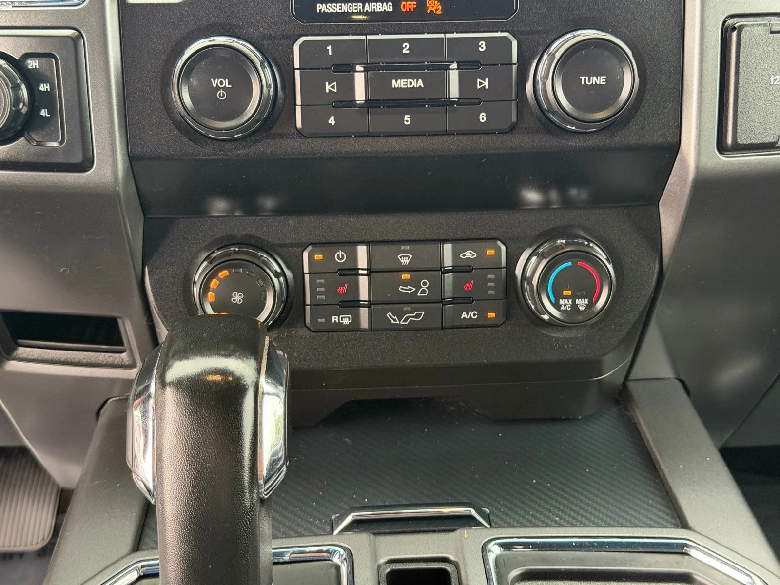Used 2020 White Ford XLT image 23