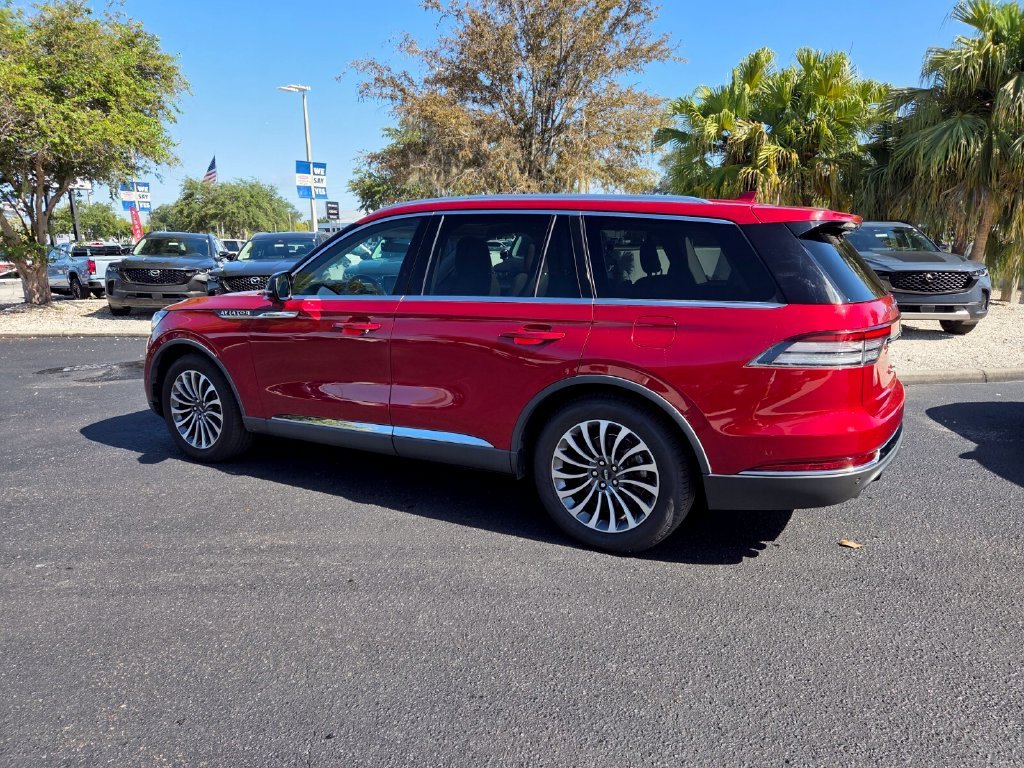 Used 2020 Red Lincoln Reserve image 10