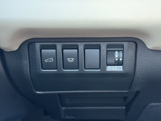 New 2026 CRYSTAL WHITE PEARL Subaru Limited 7-Passenger image 36