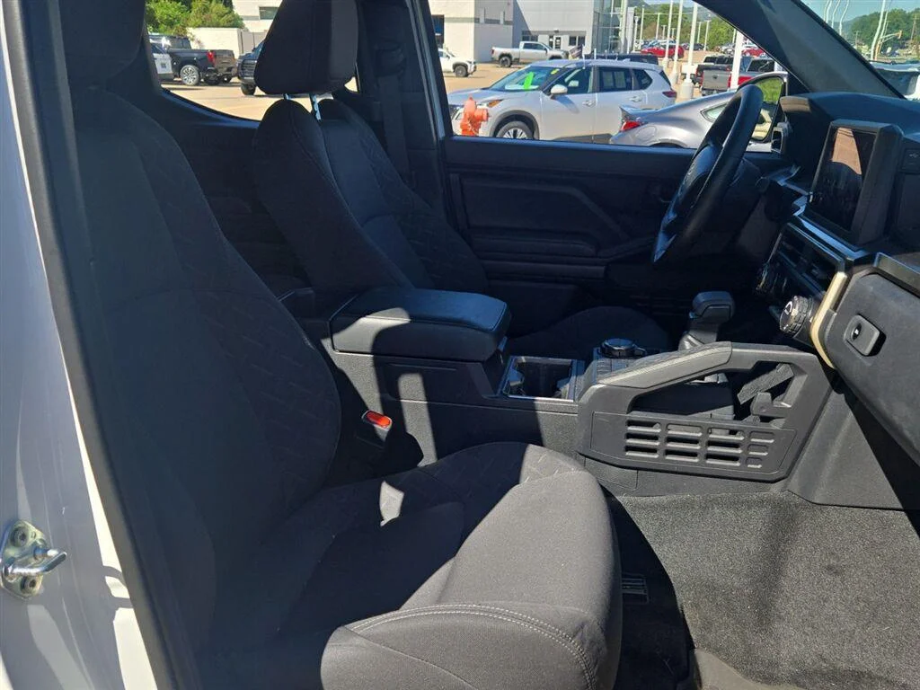 Used 2025 Ice Cap Toyota SR5 image 14