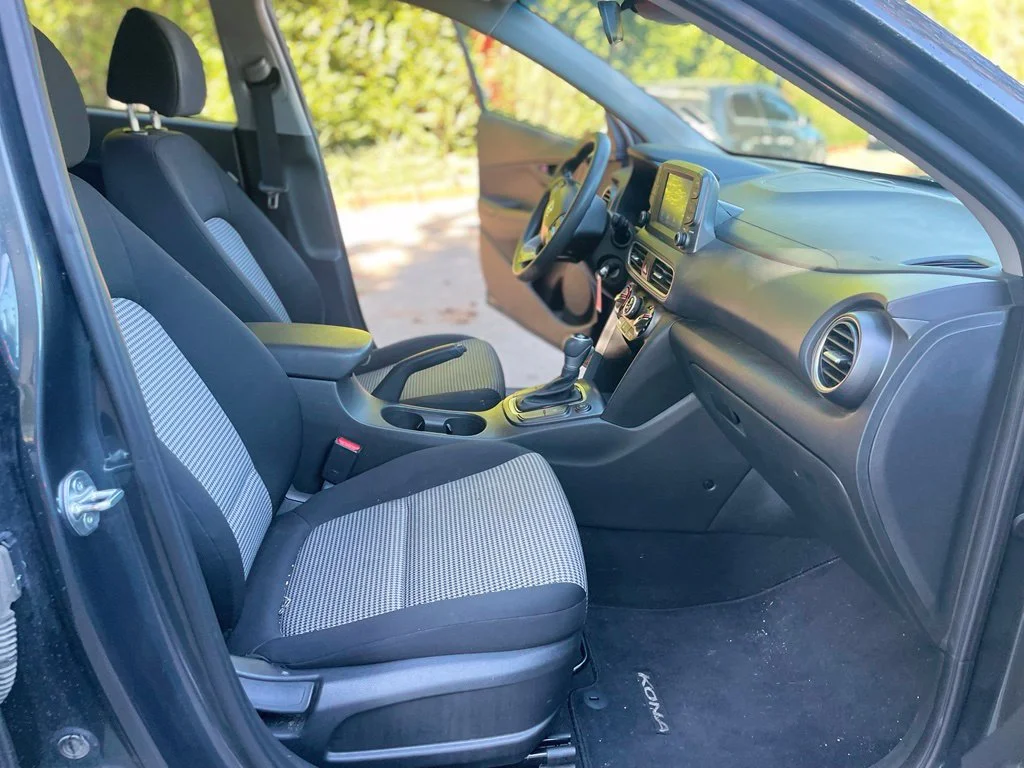 Used 2021 Thunder Gray Hyundai SE image 22