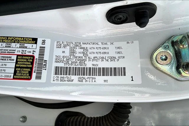 Used 2018 White Toyota SR5 image 19