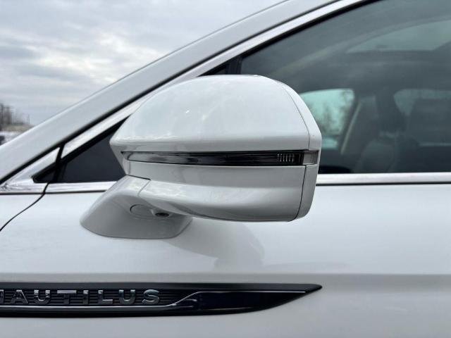 Used 2023 White Metallic Lincoln Reserve image 72
