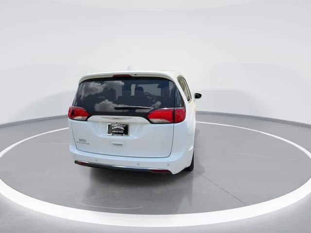 Used 2020 White Chrysler Touring image 7