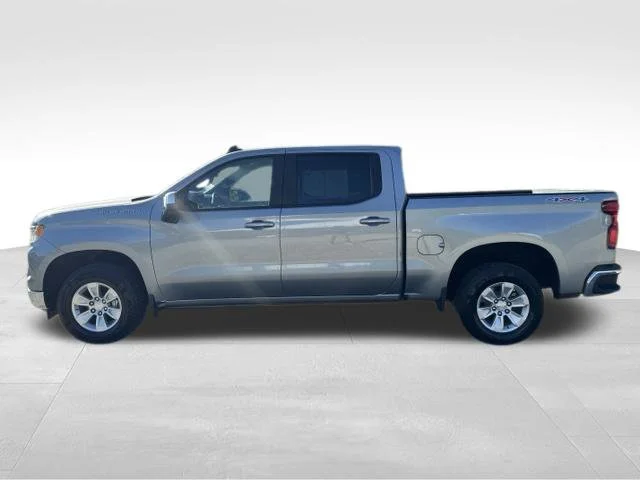 Used 2023 Gray Chevrolet LT image 4