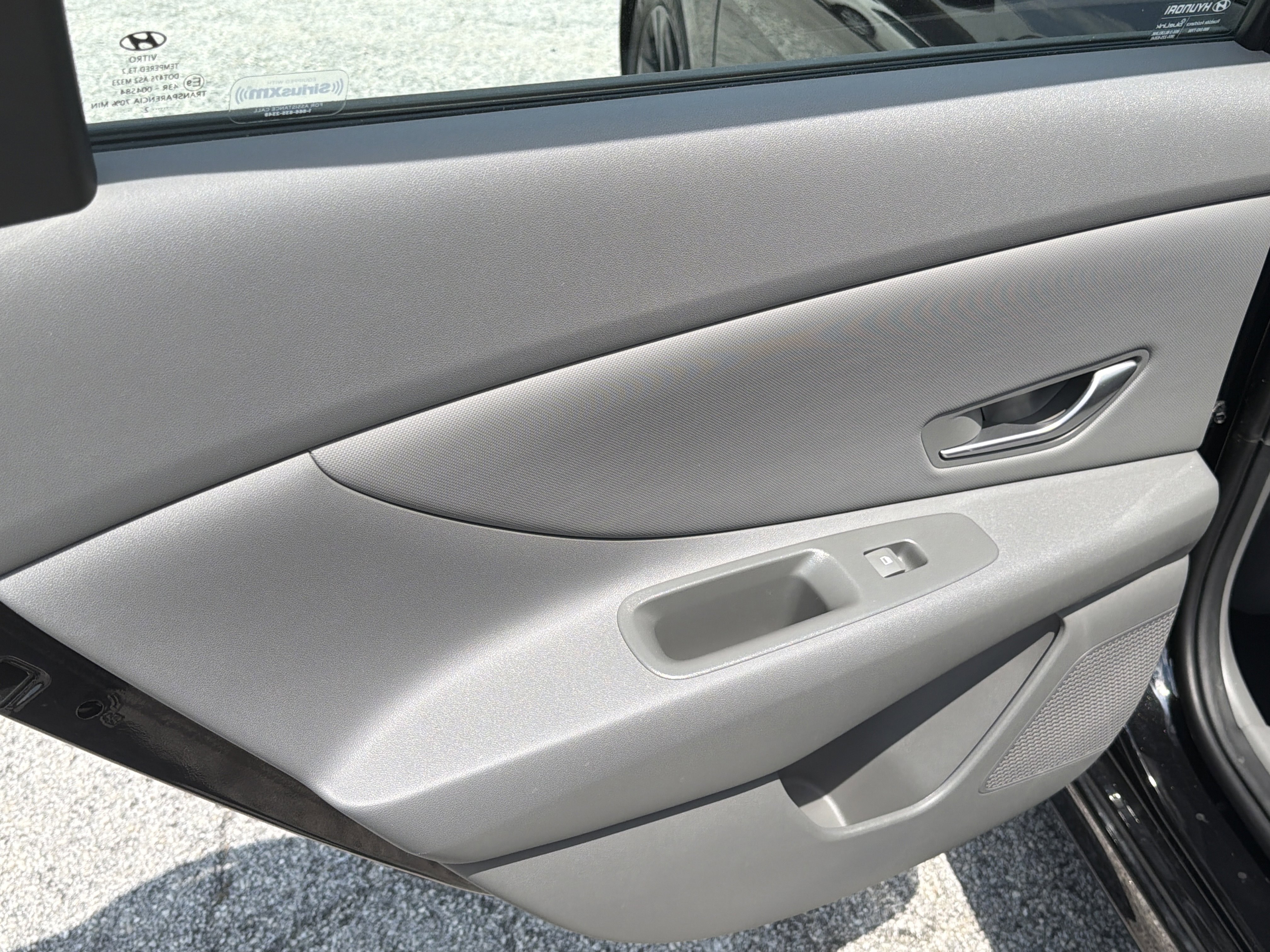 Used 2022 Phantom Black Hyundai SEL image 22