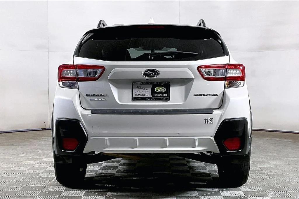 Used 2018 White Subaru 2.0i Limited image 3