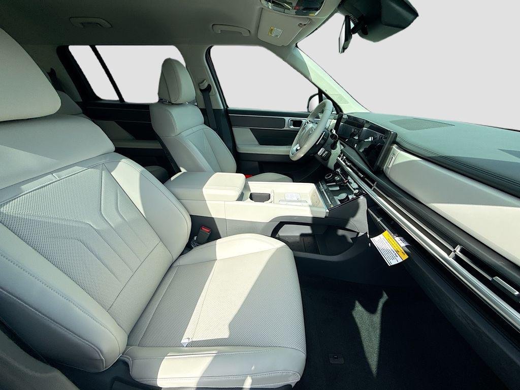 New 2026 Shimmering Silver Hyundai SEL FWD image 21