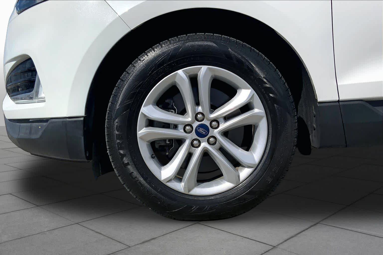 Used 2020 Star White Metallic Tri-Coat Ford SEL image 11